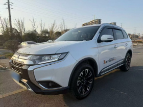 三菱 欧蓝德 2019款 2.0L 两驱畅享版 5座 国VI