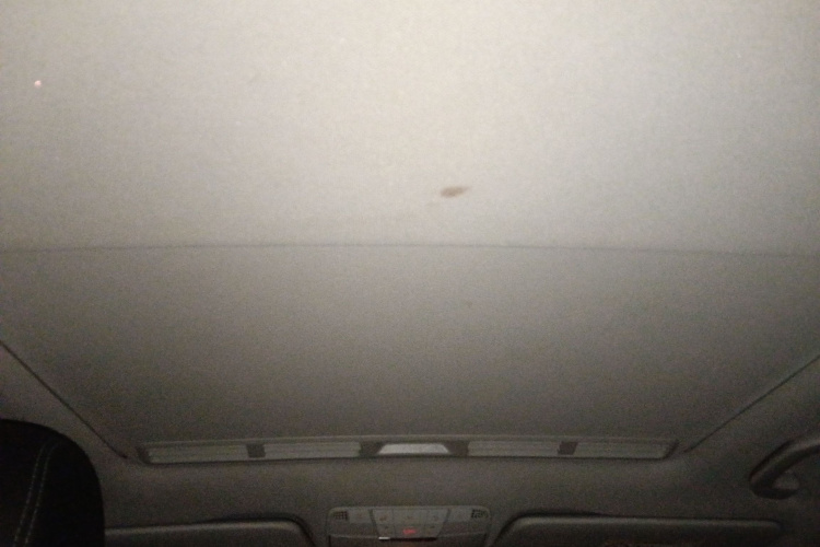 奔驰C级 2015款 C 180 L 运动型局部细节22