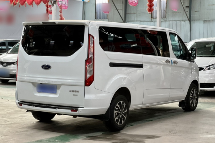 福特 全顺 2020款 2.0T汽油多功能商用车中轴低顶上掀尾门国VI车身外观6002