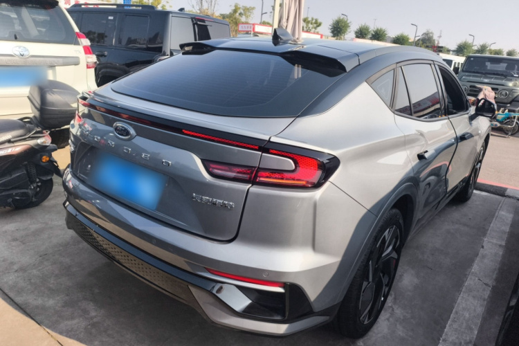 福特 蒙迪欧 2025款 2.0T EcoBoost E 混动 运动版 ST-Line车身外观7