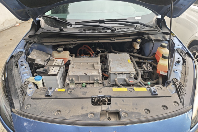 小鹏G3 2019款 尊享版机舱底盘24