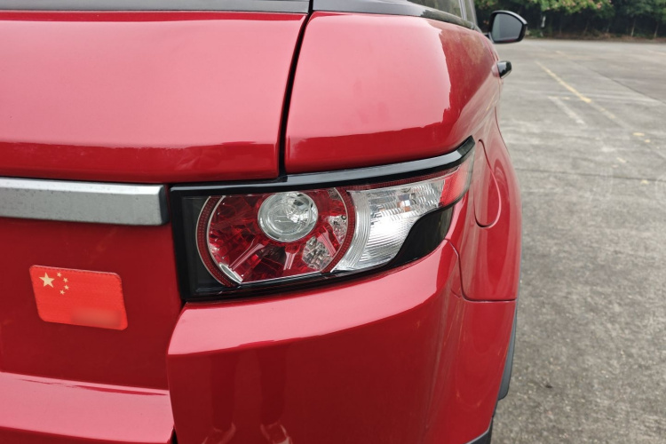 路虎 揽胜极光 2015款 2.0T 五门智耀版车身外观9