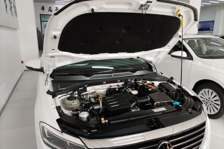 大众 朗逸 2021款 1.5L 自动舒适版机舱底盘24