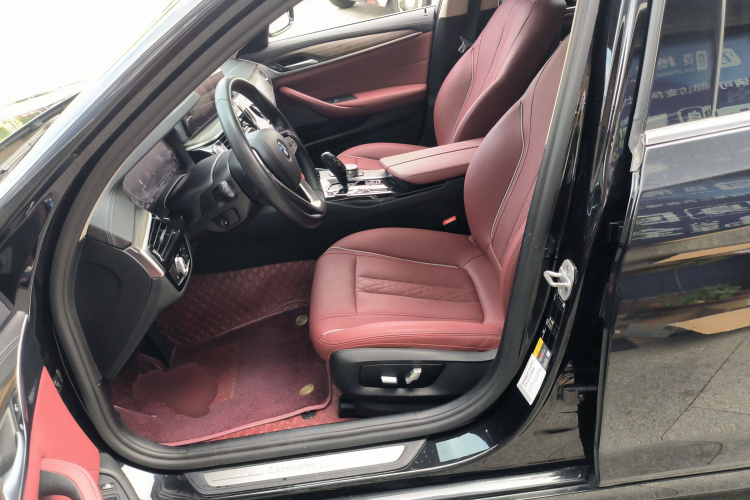 宝马5系新能源 2022款 改款 535Le 豪华套装中控内饰19