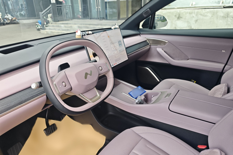 乐道L60 2024款 60kWh 后驱版中控内饰7004