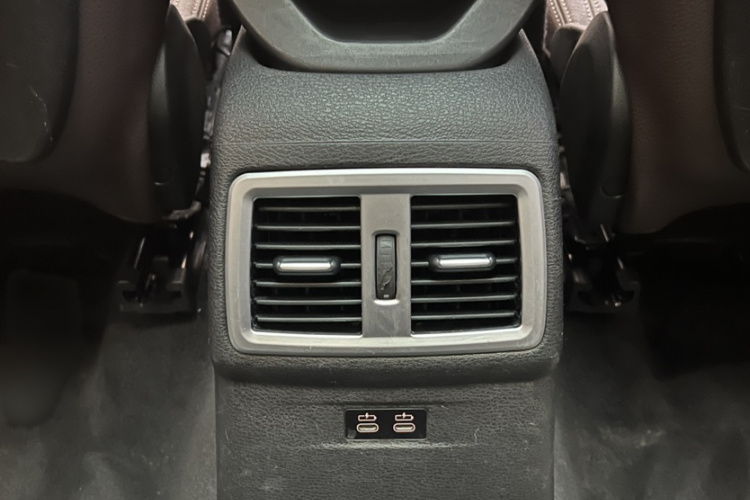 宝马X1 2019款 xDrive20Li 尊享型中控内饰7010