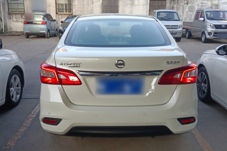 日产 轩逸 2022款 经典 1.6XE CVT舒适版车身外观6