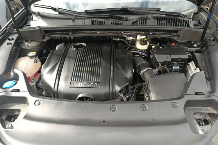 领克03 2022款 1.5TD DCT劲Pro机舱底盘24