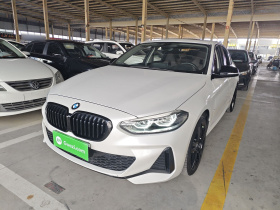 宝马1系 2021款 改款 125i M运动曜夜版