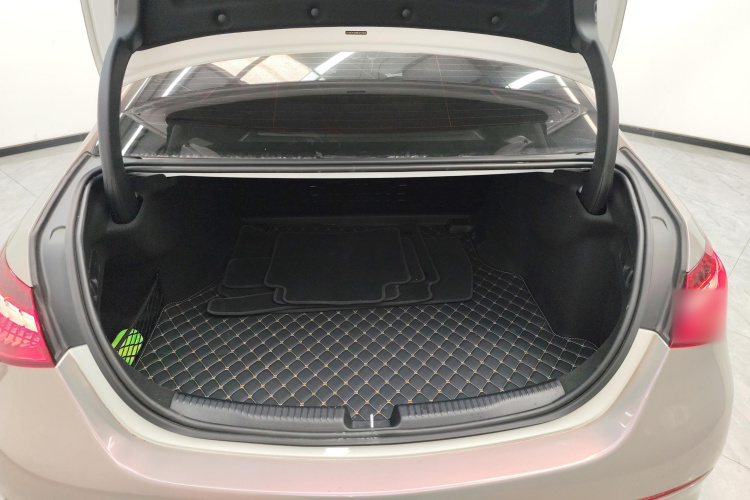 奔驰C级 2024款 改款三 C 260 L 运动版机舱底盘23