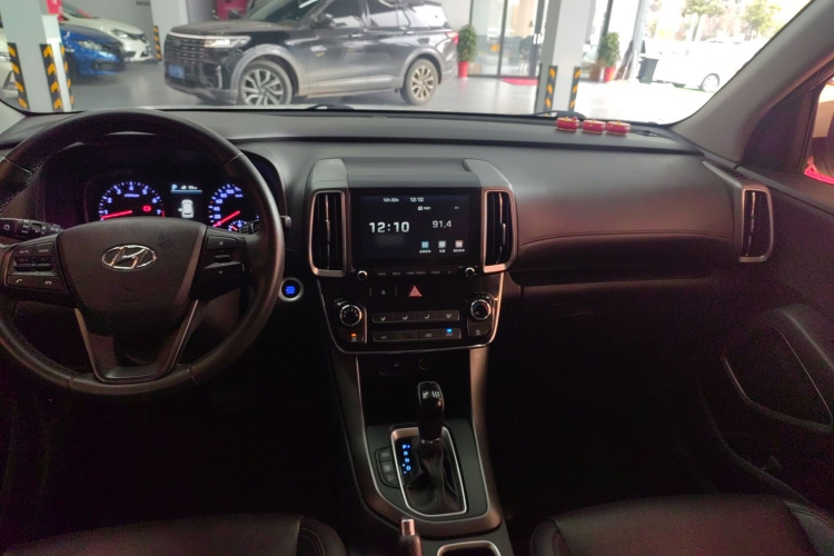 北京现代ix35 2018款 2.0L 自动两驱智勇·畅享版中控内饰12