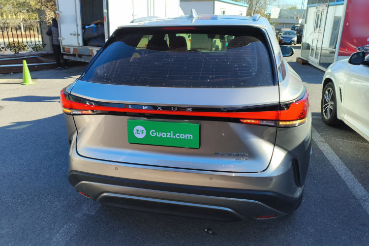 雷克萨斯RX 2023款 350h 四驱醇享版车身外观6