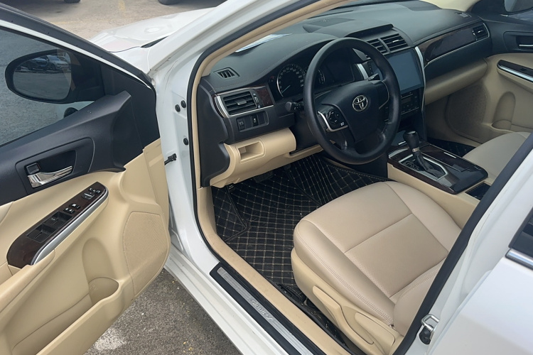 丰田 凯美瑞 2016款 2.0E 十周年纪念精英版中控内饰7002