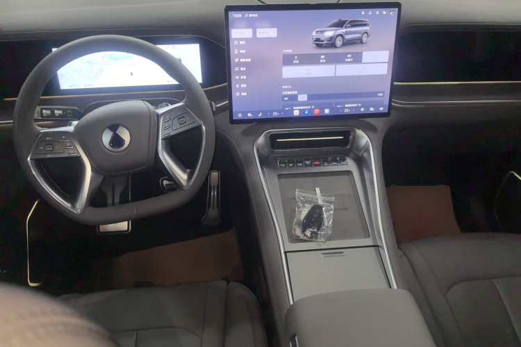 腾势N9 2025款 旗舰型中控内饰12