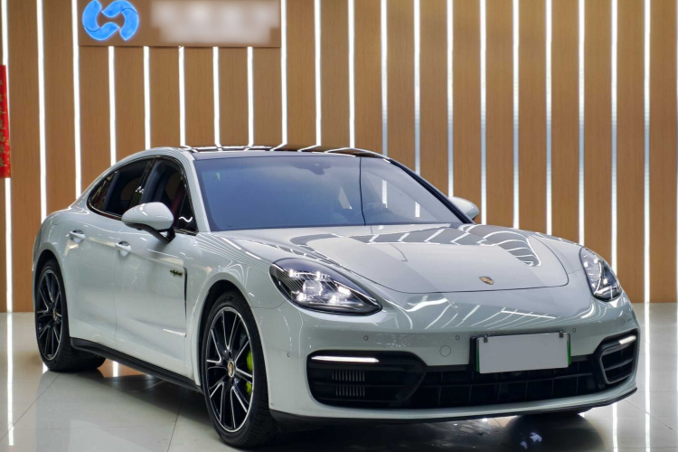 保时捷 Panamera新能源 2023款 Panamera 4 E-Hybrid 铂金版 2.9T车身外观6001