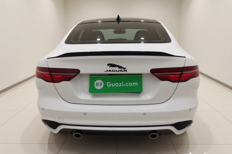 捷豹XEL 2024款 2.0T 250PS R-DYNAMIC S耀黑运动版车身外观6