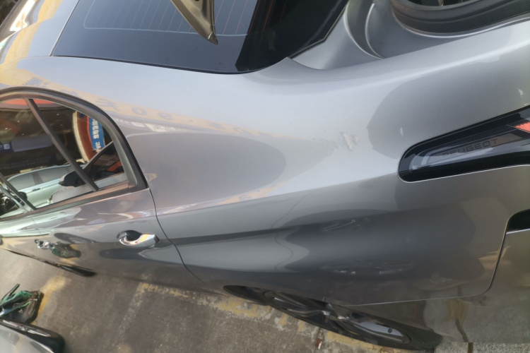 标致408 2022款 1.6T 进取版车身外观4