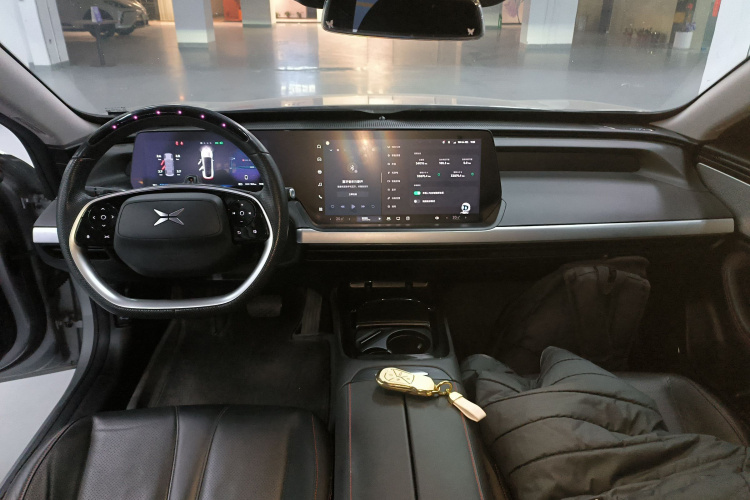 小鹏P7 2022款 480E中控内饰12