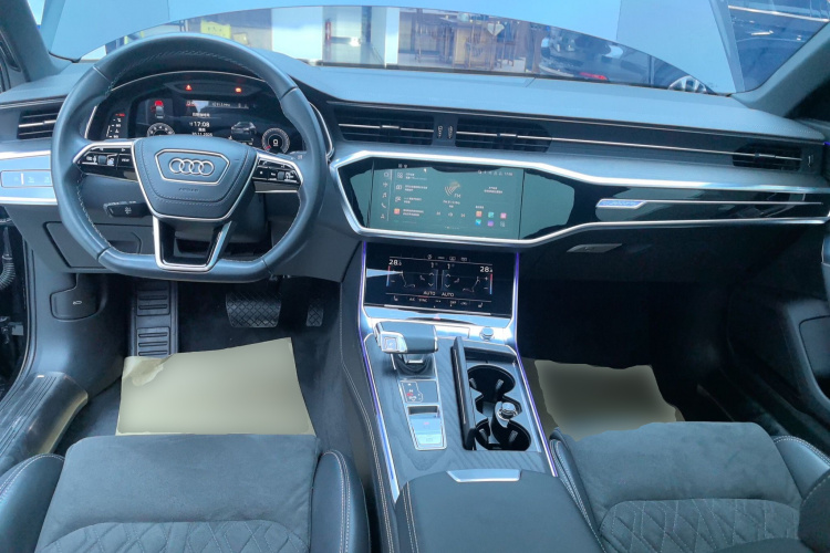 奥迪A6L 2023款 改款 55 TFSI quattro 尊享动感型中控内饰12