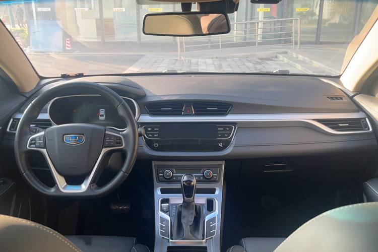 吉利汽车 帝豪 2018款 1.5L CVT尊贵型中控内饰7003