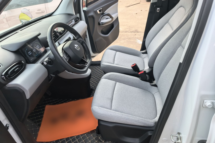 零跑汽车 零跑T03 2023款 310轻享版局部细节19