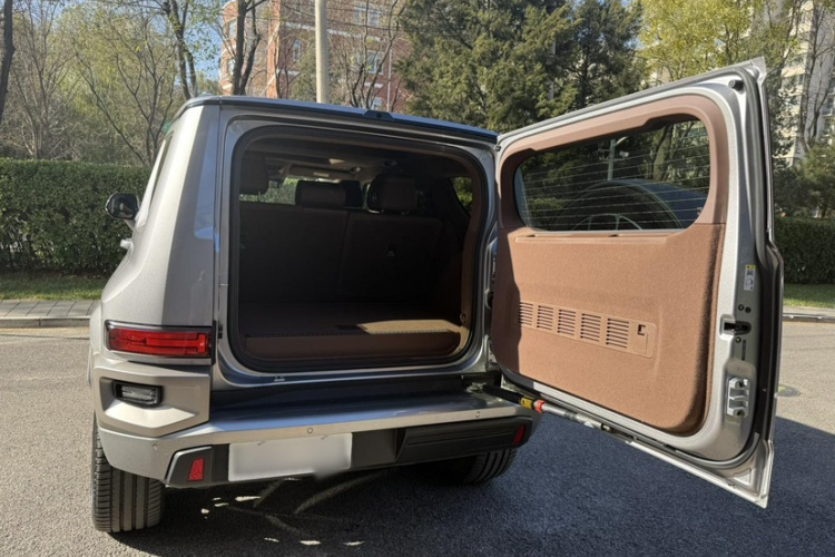 坦克700新能源 2024款 Hi4-T 极境版中控内饰7008