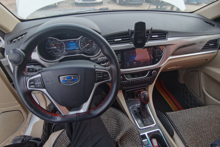 吉利汽车 帝豪 2017款 三厢百万款 1.5L CVT豪华型中控内饰7002