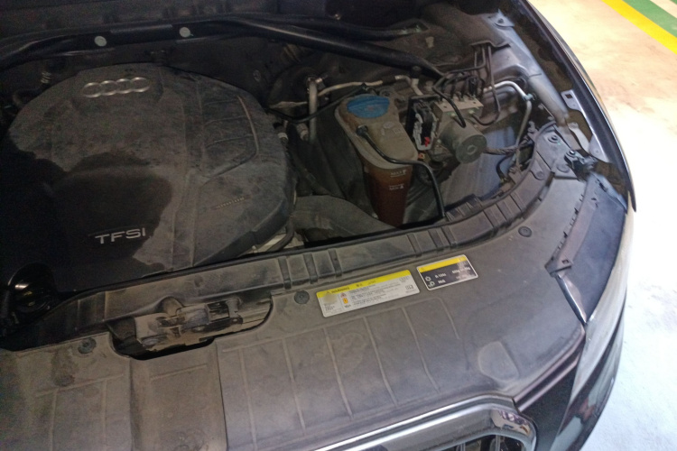 奥迪Q5 2015款 40 TFSI 技术型局部细节9007