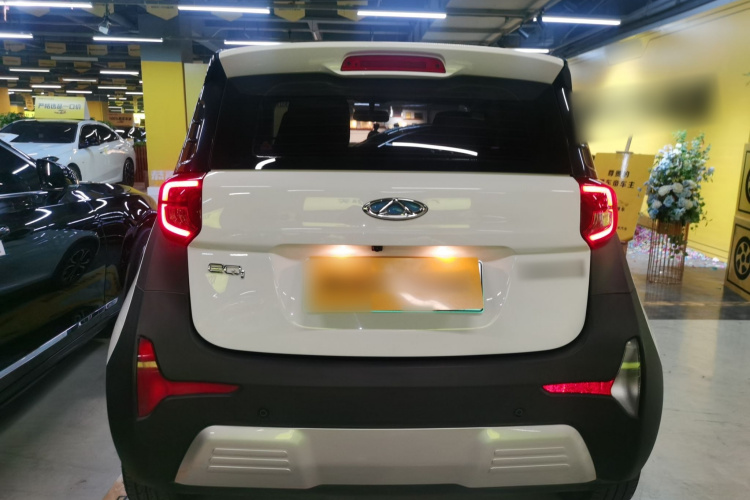 奇瑞 小蚂蚁 2021款 15万蚁粉款 蚁酷版 磷酸铁锂车身外观6