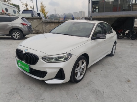 宝马1系 2021款 改款 120i M运动曜夜版