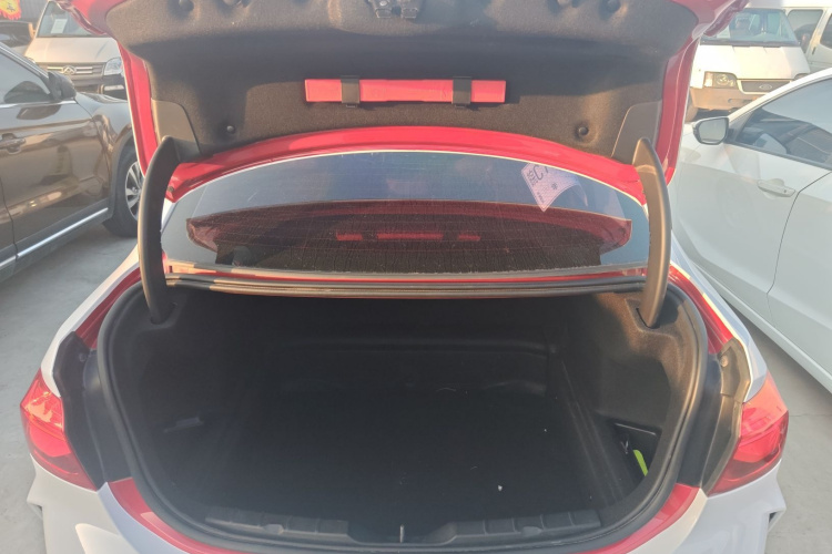 宝马1系 2019款 118i M运动套装局部细节23