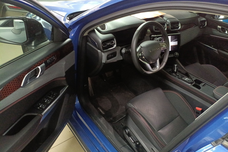 领克02 2019款 高能版 2.0T 自动两驱劲Pro版 国VI中控内饰7003