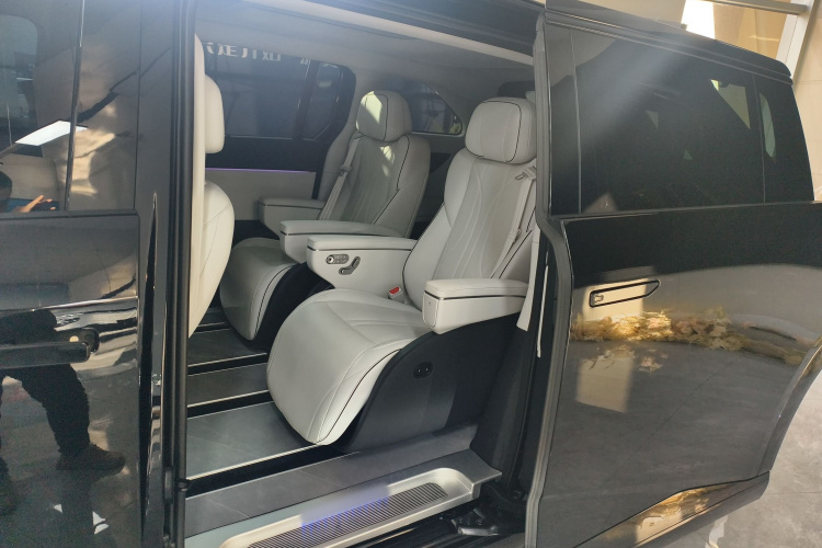 小鹏X9 2024款 702超长续航Pro中控内饰7004