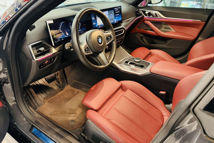 宝马4系 2023款 425i Gran Coupe M运动曜夜套装中控内饰7004