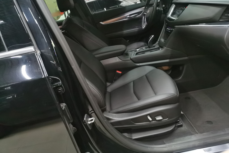 凯迪拉克XT6 2021款 2.0T 六座四驱风尚型局部细节41