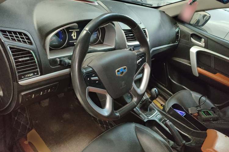 吉利汽车 帝豪 2016款 两厢RS 1.5L 手动向上版中控内饰13