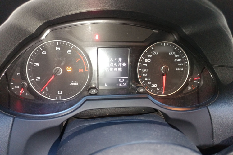 奥迪Q5 2015款 40 TFSI 技术型局部细节14