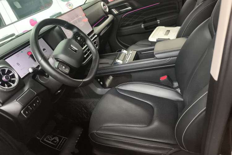 坦克300 2025款 2.4T 柴油版中控内饰19