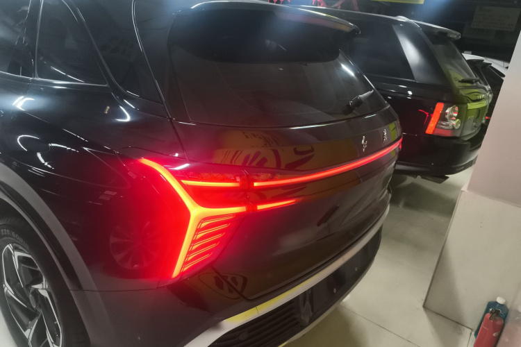 红旗HS3 2023款 1.5T 两驱善为版车身外观6004