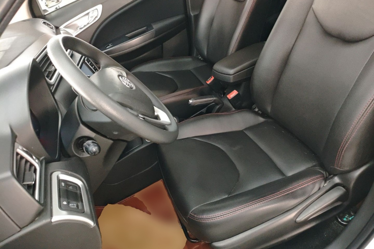 一汽 骏派D60 2015款 1.8L 自动舒适型局部细节19