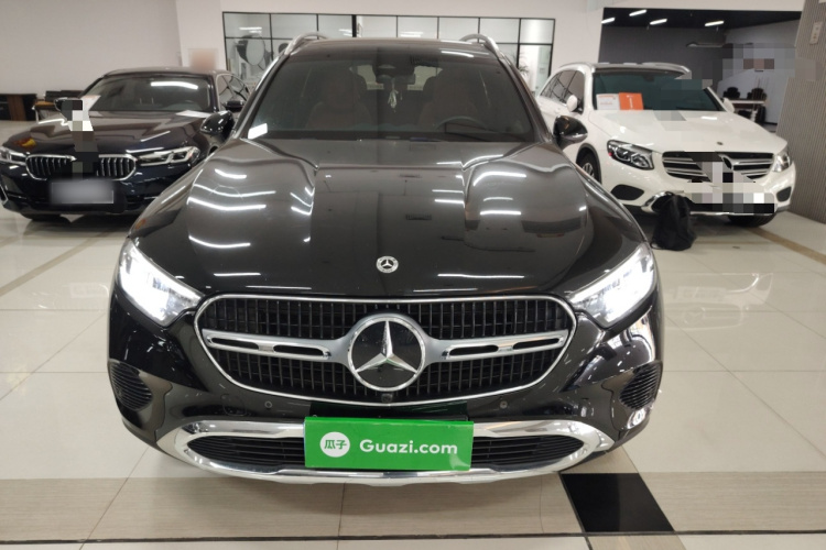 奔驰GLC 2023款 改款 GLC 260 L 4MATIC 动感型 5座车身外观2