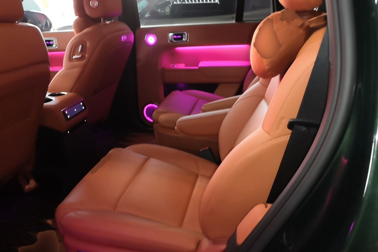 理想汽车 理想L9 2024款 Ultra中控内饰7004