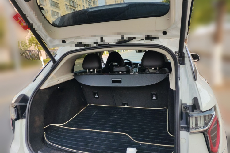 领克01 2017款 2.0T 两驱型Pro版中控内饰23