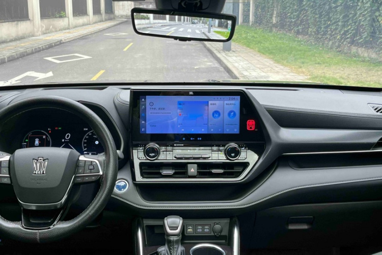 丰田 皇冠陆放 2022款 2.5L HEV四驱旗舰版中控内饰7007