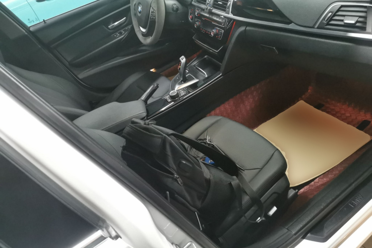 宝马3系 2017款 318Li 时尚型局部细节41