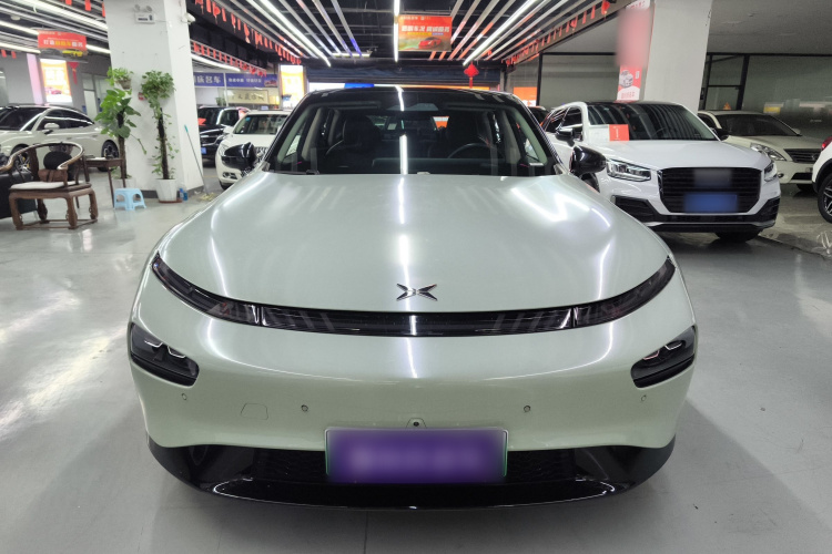 小鹏P7 2022款 625E车身外观2