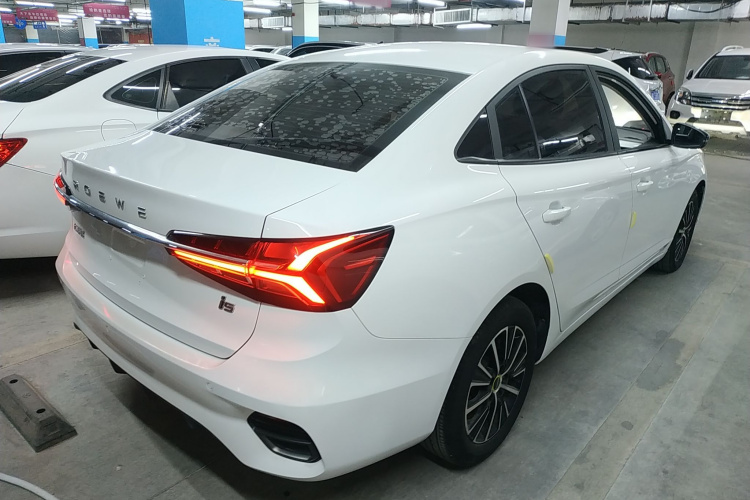 荣威i5 2021款 1.5L CVT铂金版车身外观6005