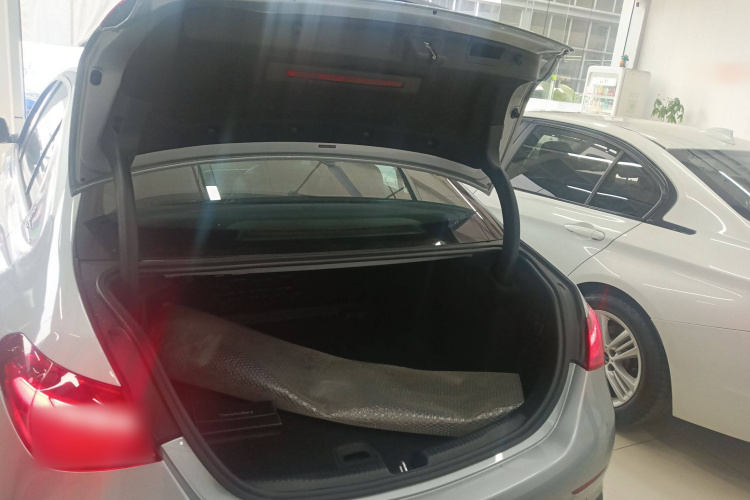 奔驰C级 2022款 C 200 L 运动版局部细节23