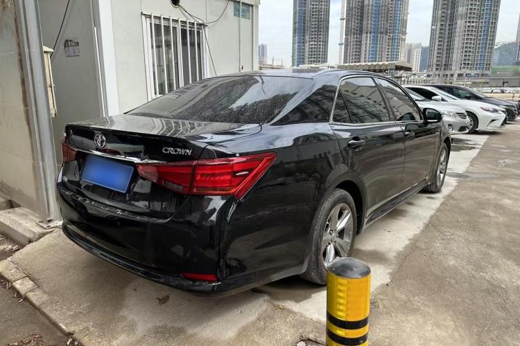 丰田 皇冠 2015款 2.5L 智享版车身外观7