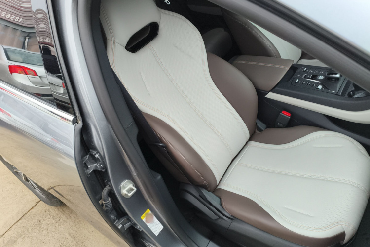 比亚迪 秦PLUS 2023款 冠军版 DM-i 55KM领先型局部细节41